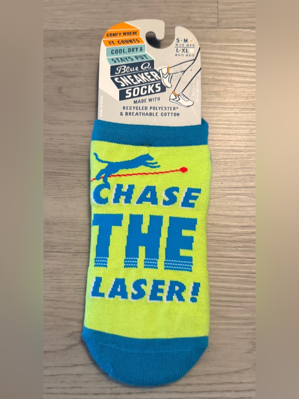 New Blue Q Chase The Laser Cat Colorful Sneaker Socks S/M Womens 5-9, Men’s 8-12
